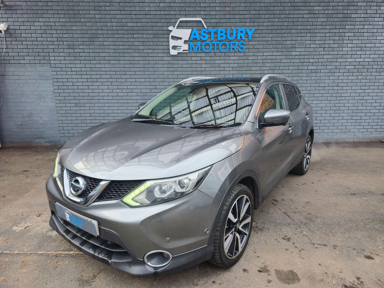 Used Nissan Qashqai 2017 for sale - 76693739: Photo 3