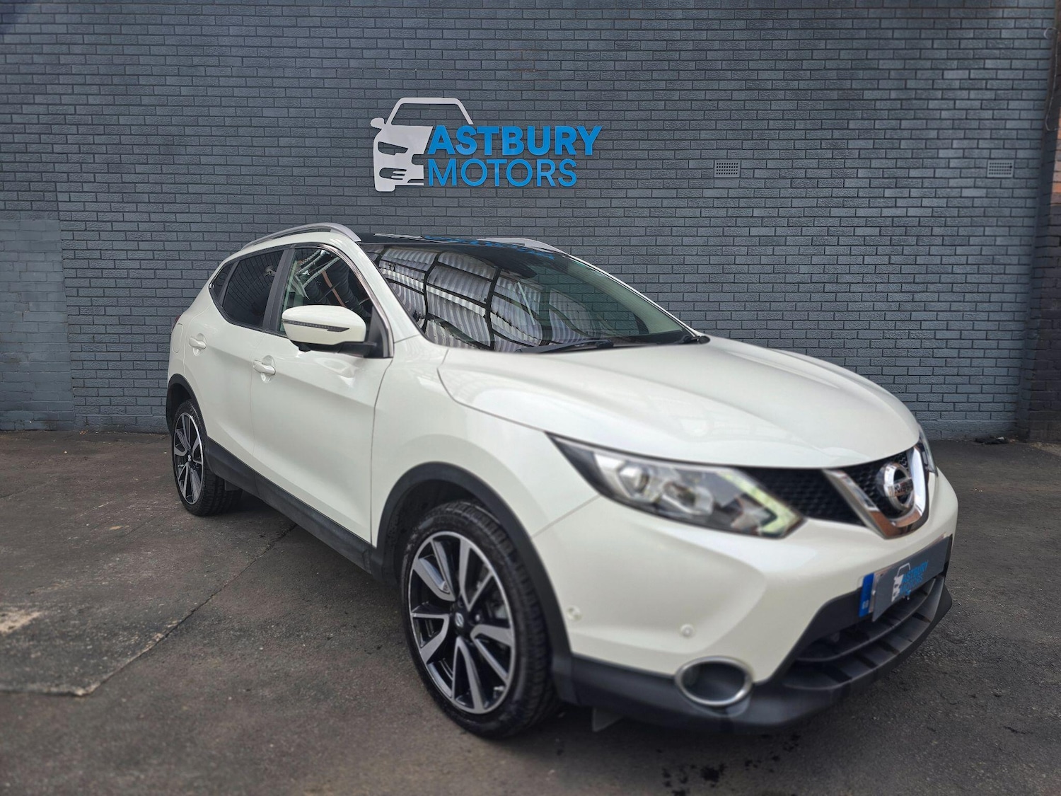 Used Nissan Qashqai 2015 for sale - 76689442: Photo 1