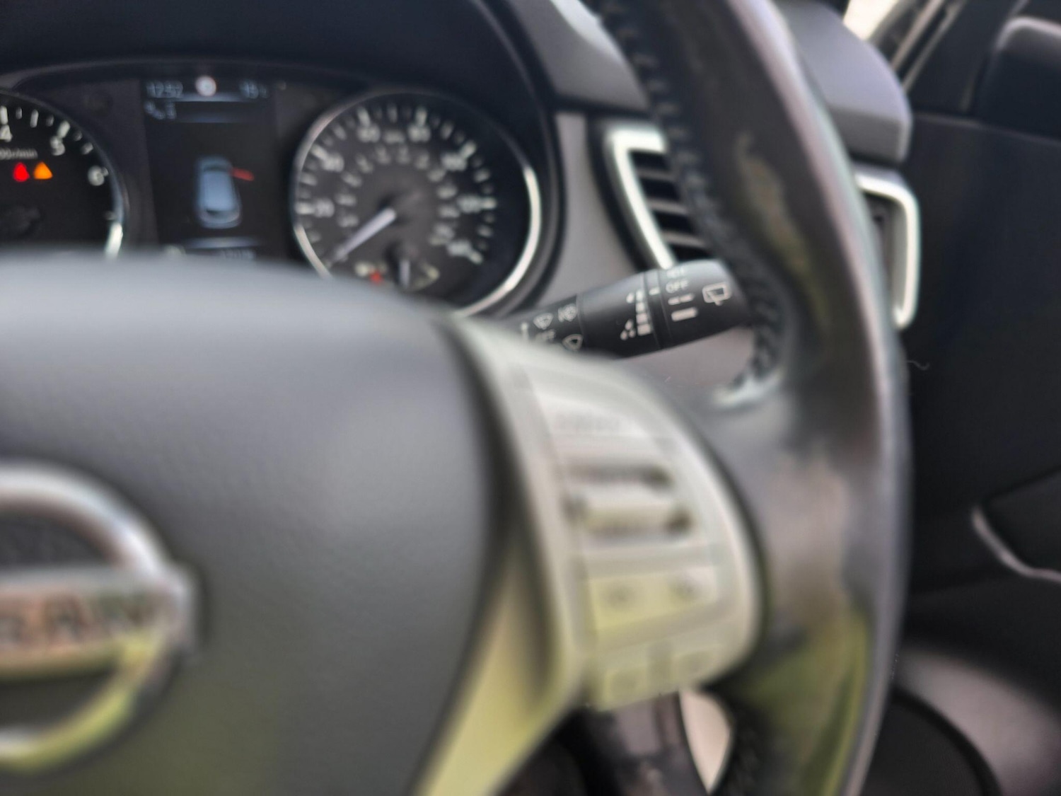 Used Nissan Qashqai 2015 for sale - 76689442: Photo 17