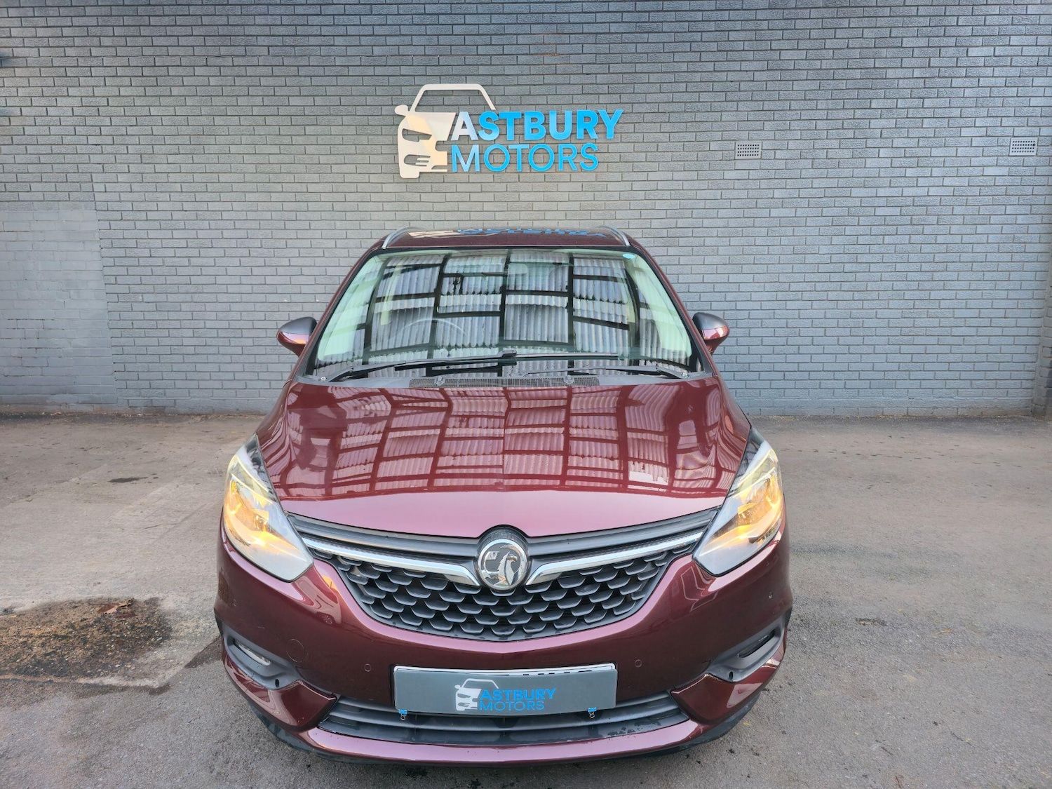 Used Vauxhall Zafira 2018 for sale - 77784039: Photo 2