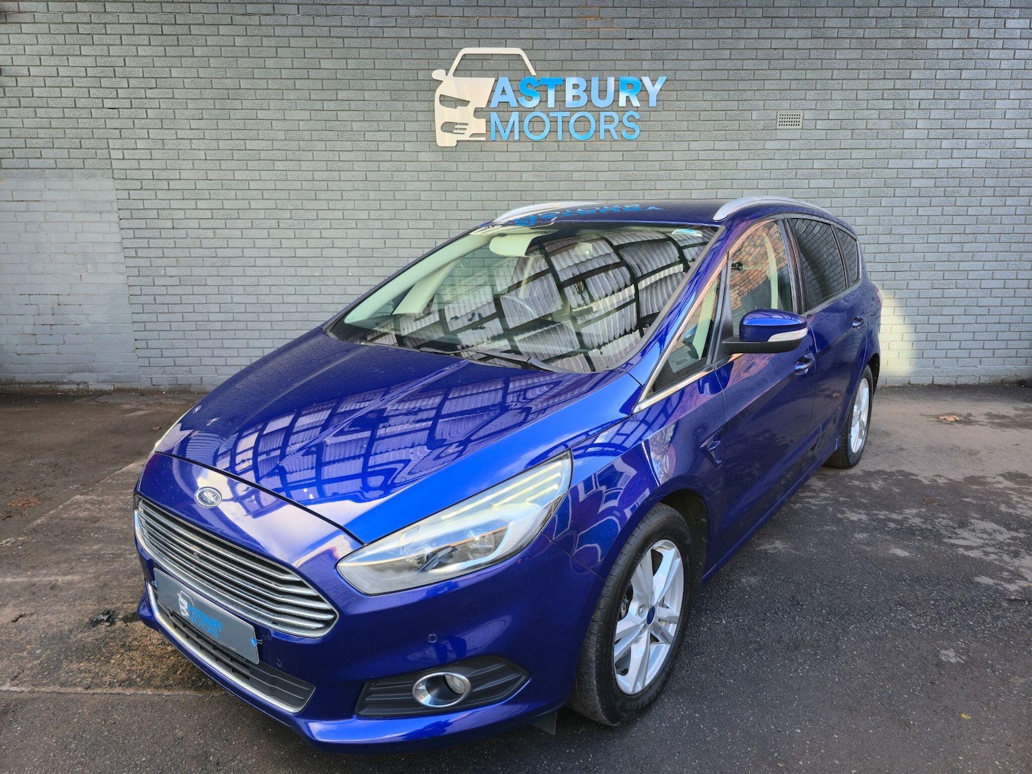 Used Ford S-Max 2017 for sale - 77637804: Photo 3