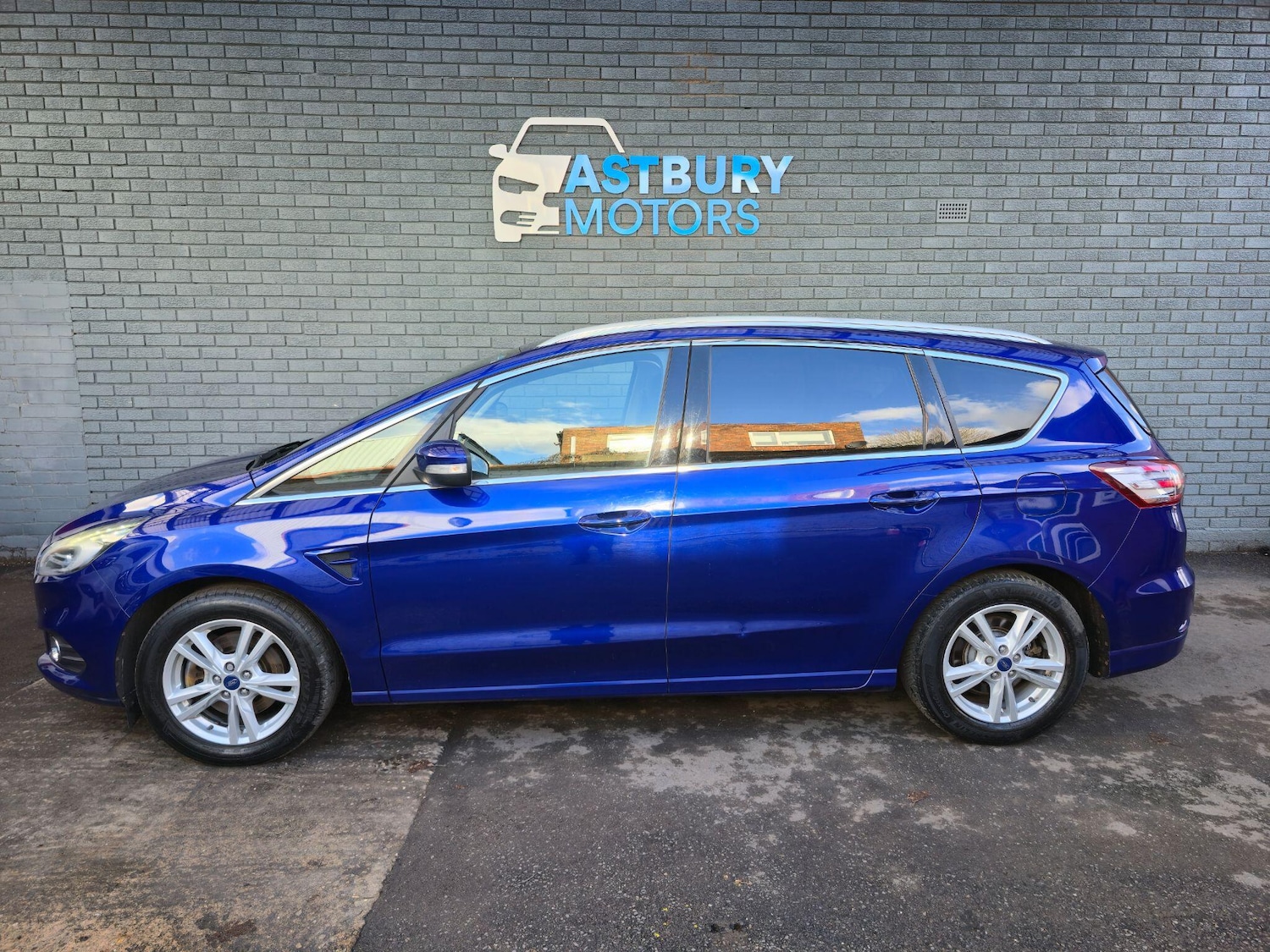 Used Ford S-Max 2017 for sale - 77637804: Photo 4