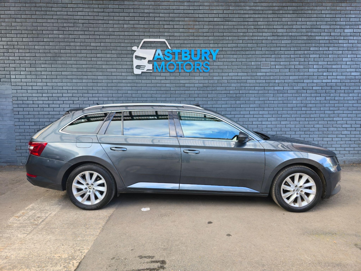 Used Skoda Superb 2015 for sale - 78170736: Photo 8