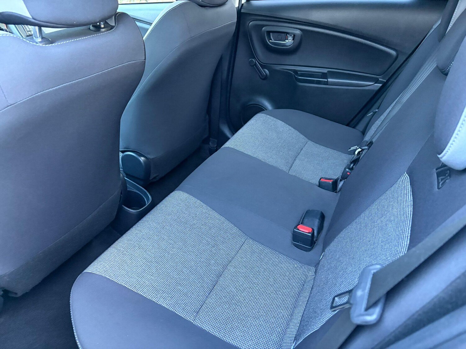 Used Toyota Yaris 2019 for sale - 77376411: Photo 12