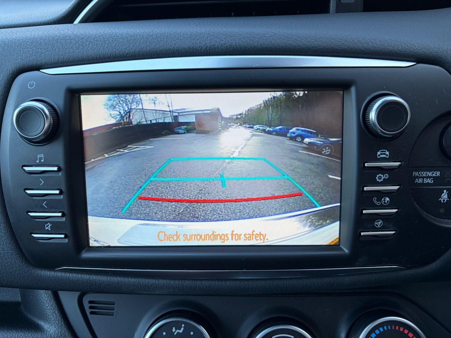 Used Toyota Yaris 2019 for sale - 77376411: Photo 18