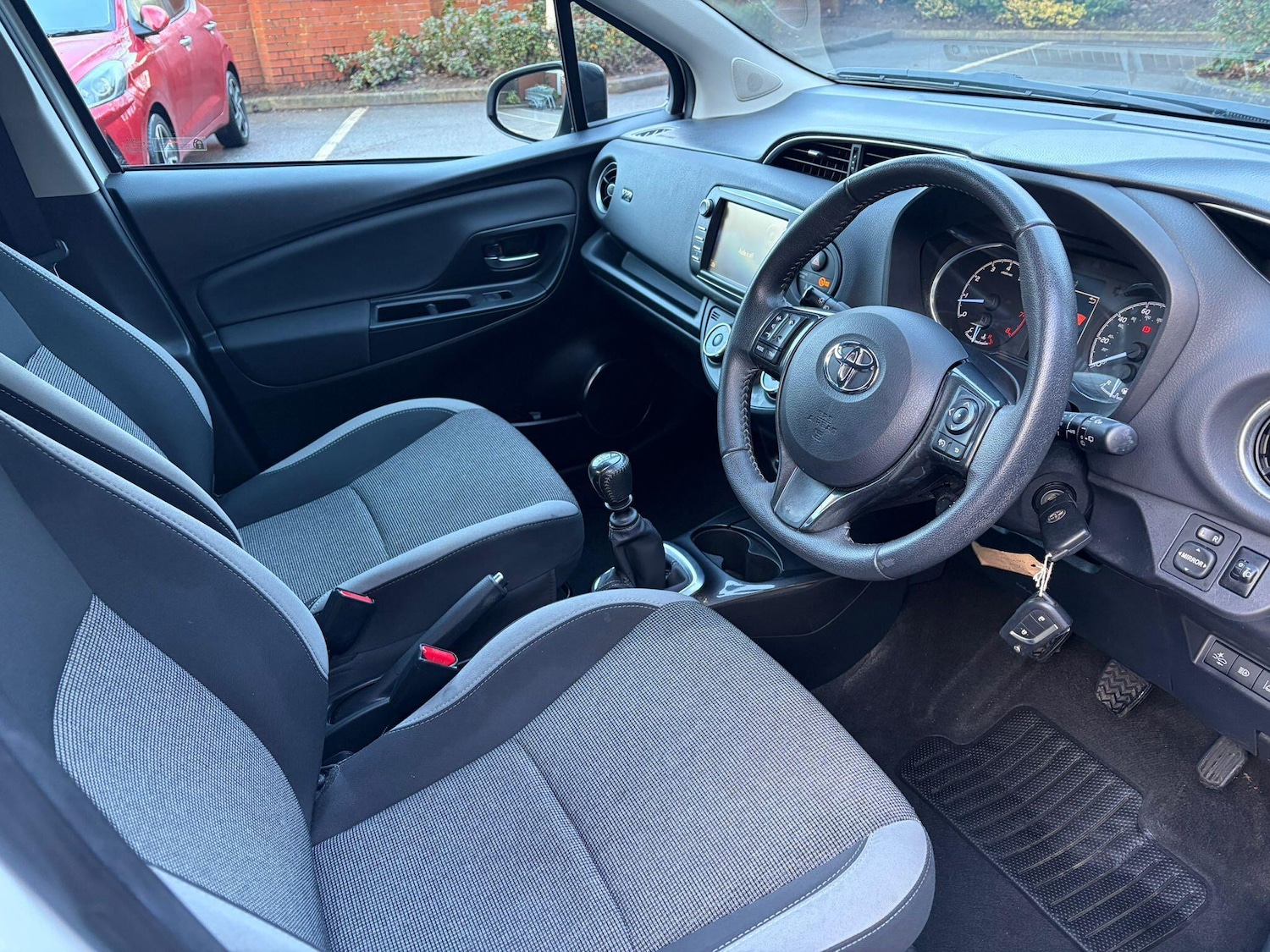 Used Toyota Yaris 2019 for sale - 77376411: Photo 9