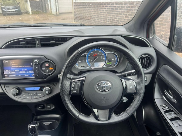 Used Toyota Yaris 2016 for sale - 76336661: Photo 11