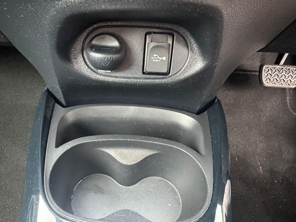 Used Toyota Yaris 2016 for sale - 76336661: Photo 18