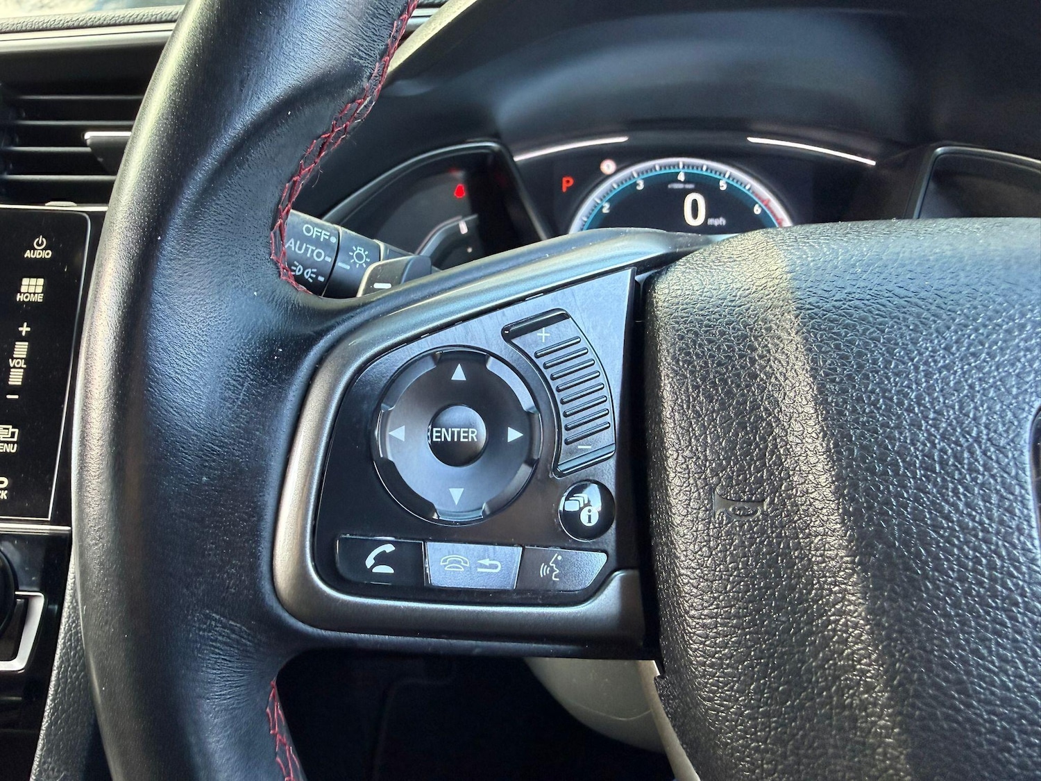 Used Honda Civic 2018 for sale - 78100268: Photo 18