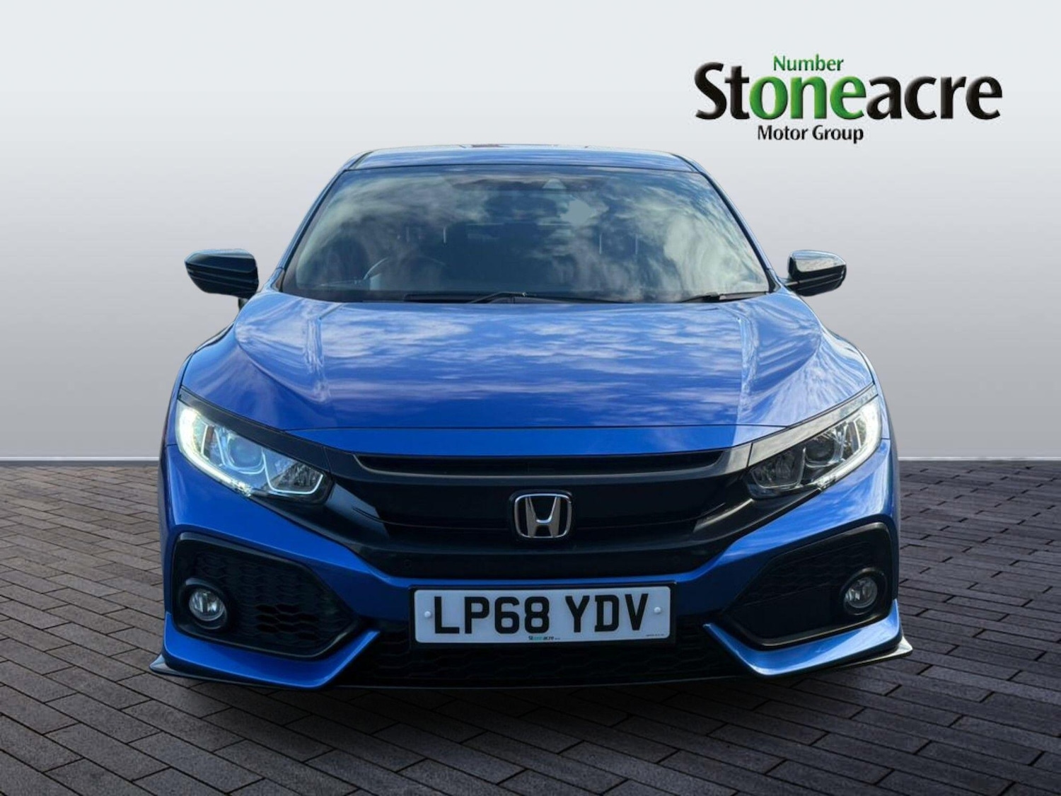 Used Honda Civic 2018 for sale - 78100268: Photo 2