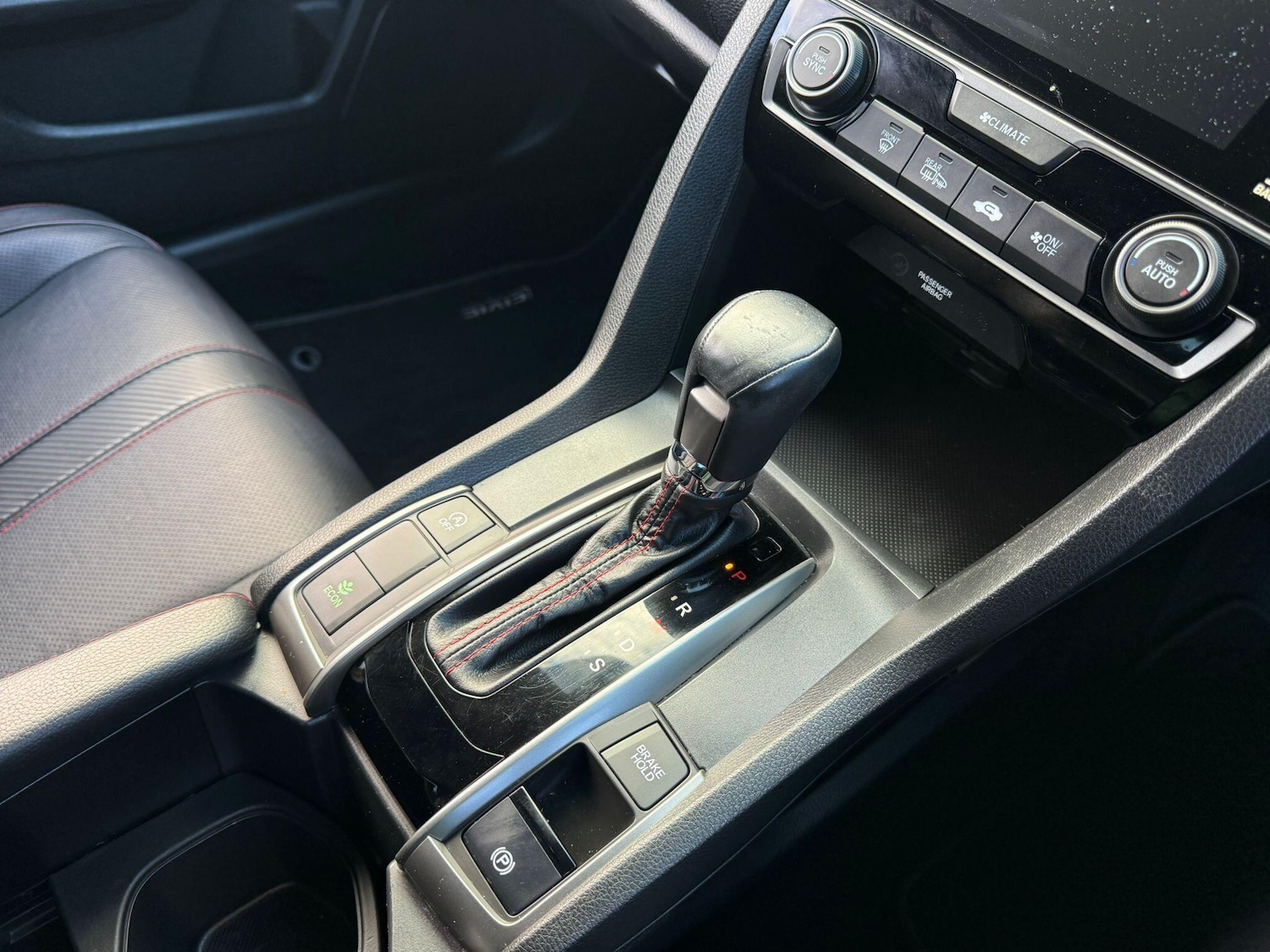 Used Honda Civic 2018 for sale - 78100268: Photo 9