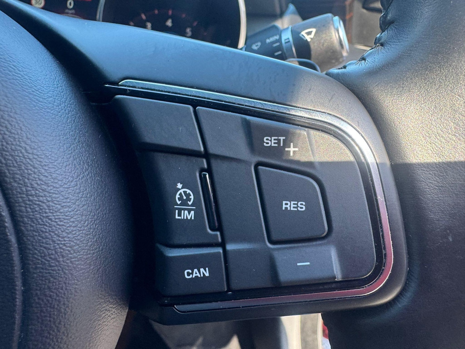 Used Jaguar XE 2016 for sale - 78185186: Photo 14