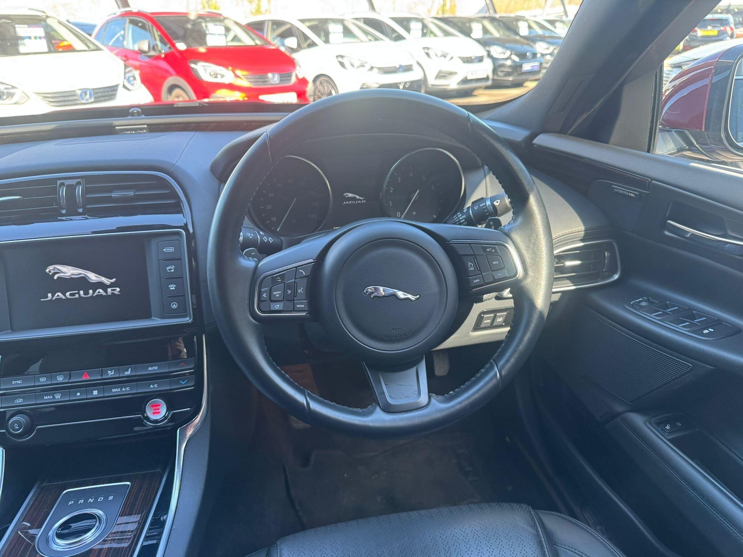 Used Jaguar XE 2016 for sale - 78185186: Photo 23