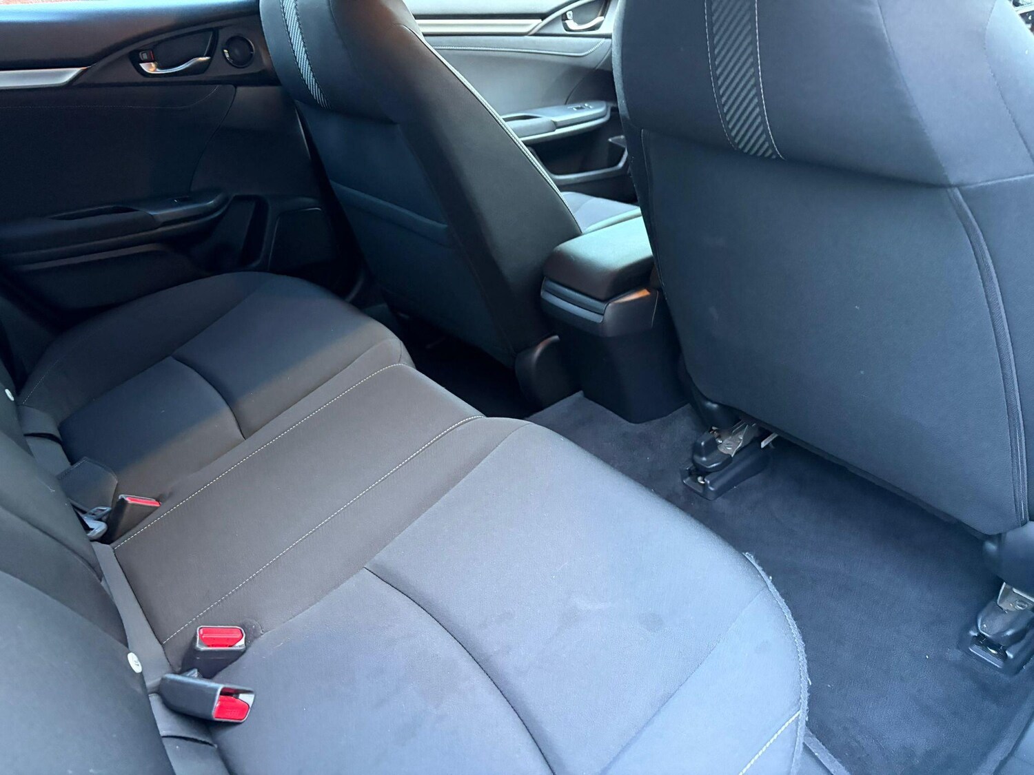 Used Honda Civic 2018 for sale - 77352060: Photo 12