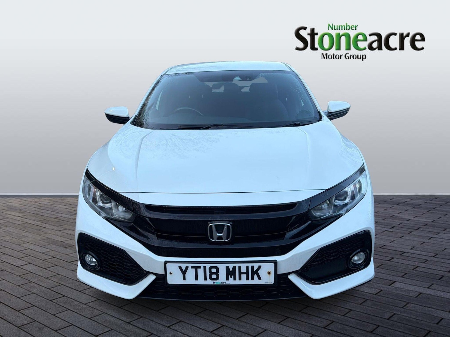 Used Honda Civic 2018 for sale - 77352060: Photo 2