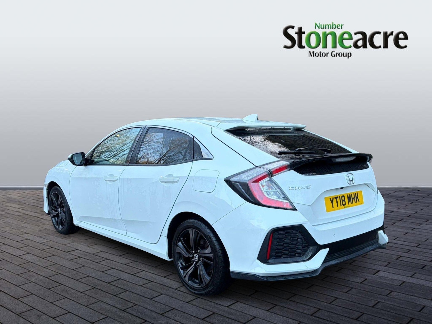 Used Honda Civic 2018 for sale - 77352060: Photo 4