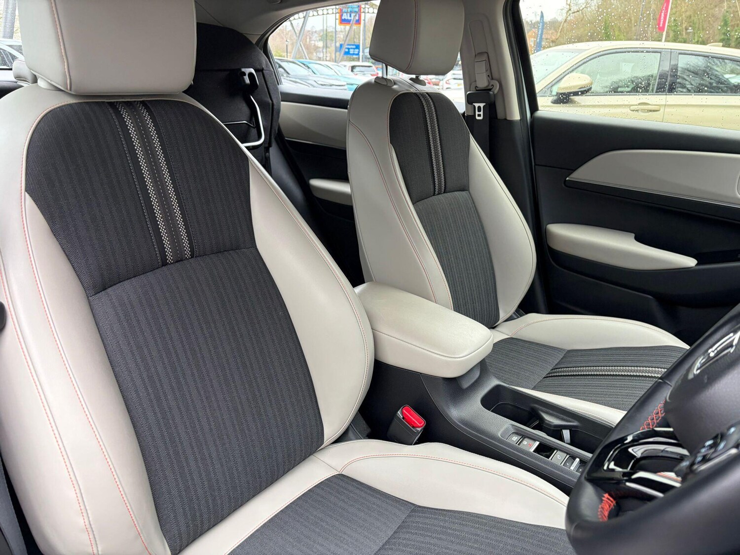 Used Honda HR-V for sale - 77783376: Photo 12