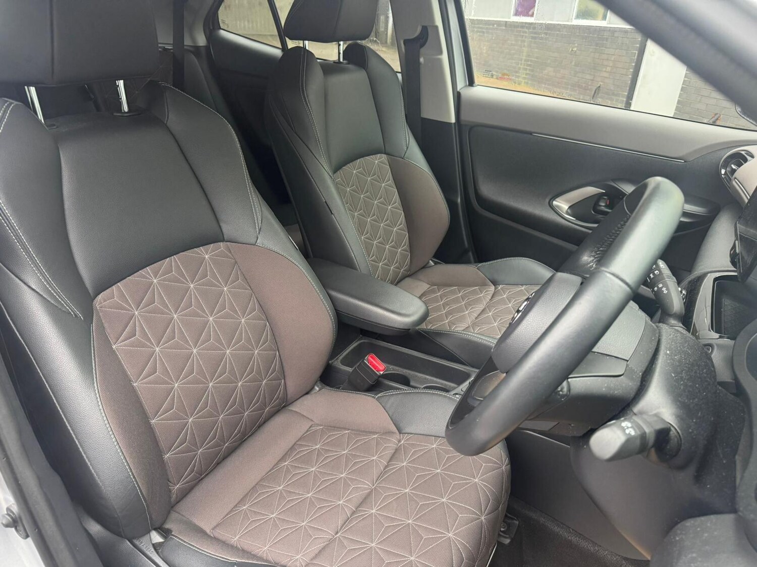 Used Toyota Yaris Cross 2023 for sale - 77598246: Photo 12