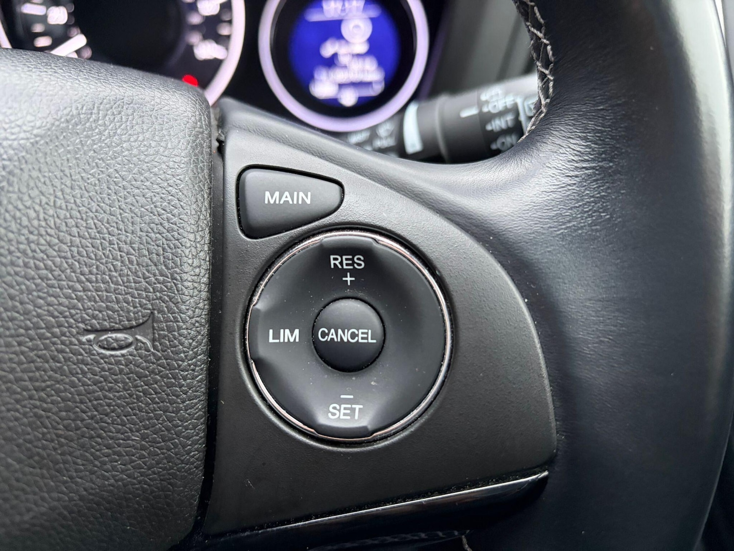 Used Honda HR-V for sale - 77809083: Photo 15