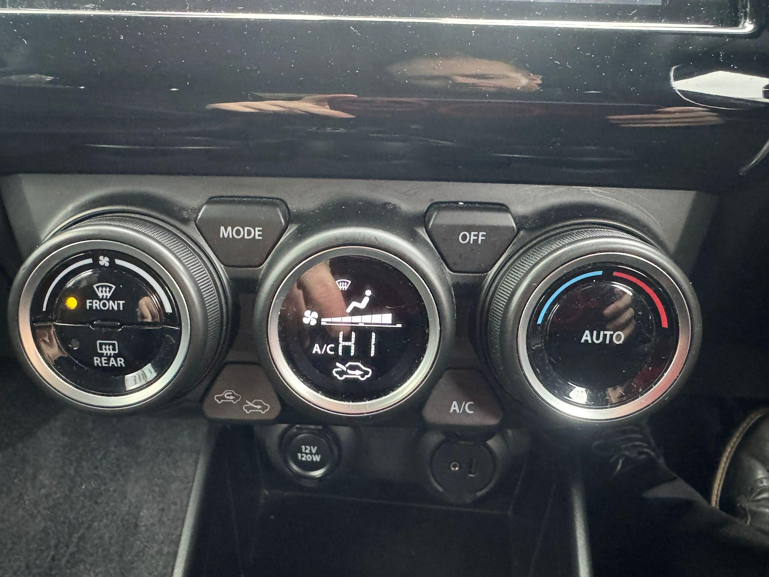 Used Suzuki Swift 2023 for sale - 76976896: Photo 11