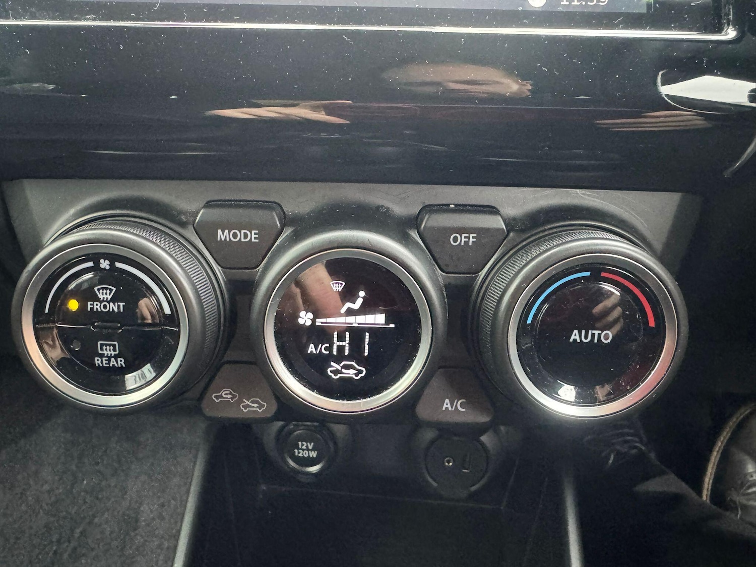 Used Suzuki Swift 2023 for sale - 76976896: Photo 12