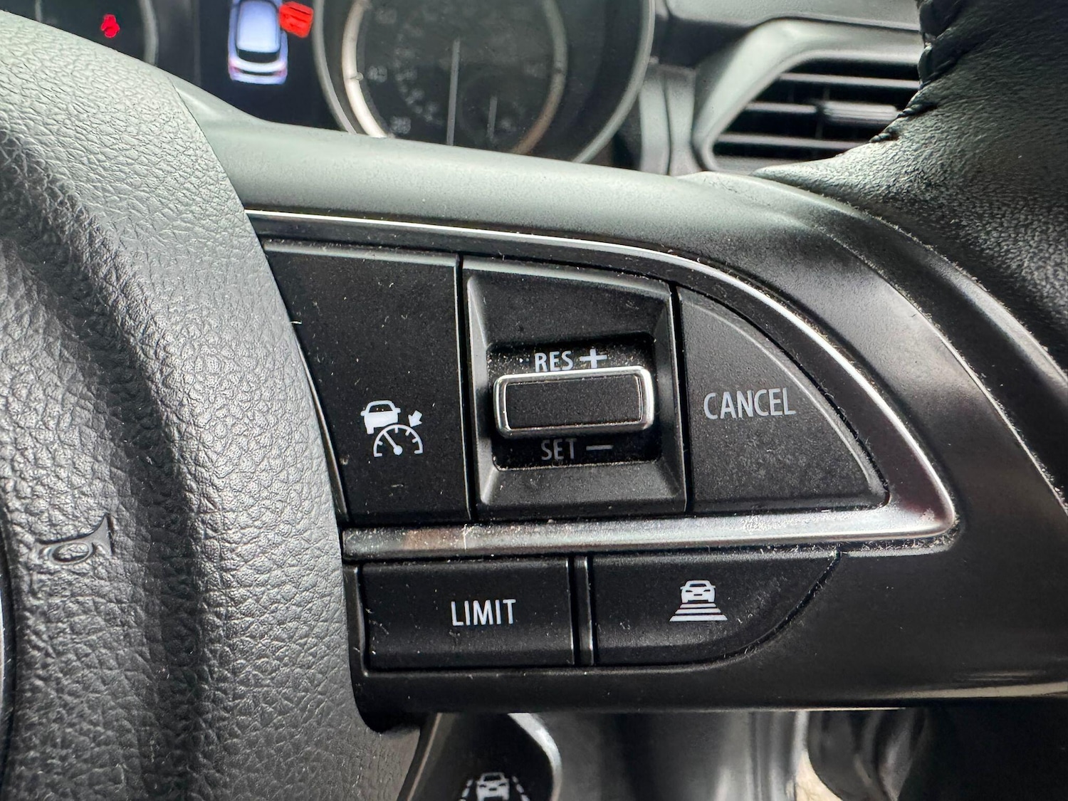 Used Suzuki Swift 2023 for sale - 76976896: Photo 17