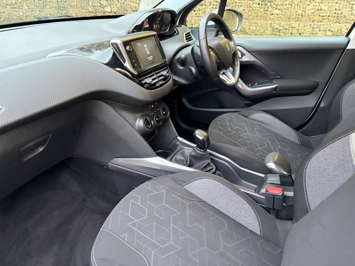 Used Peugeot 2008 2017 for sale - 76715274: Photo 21