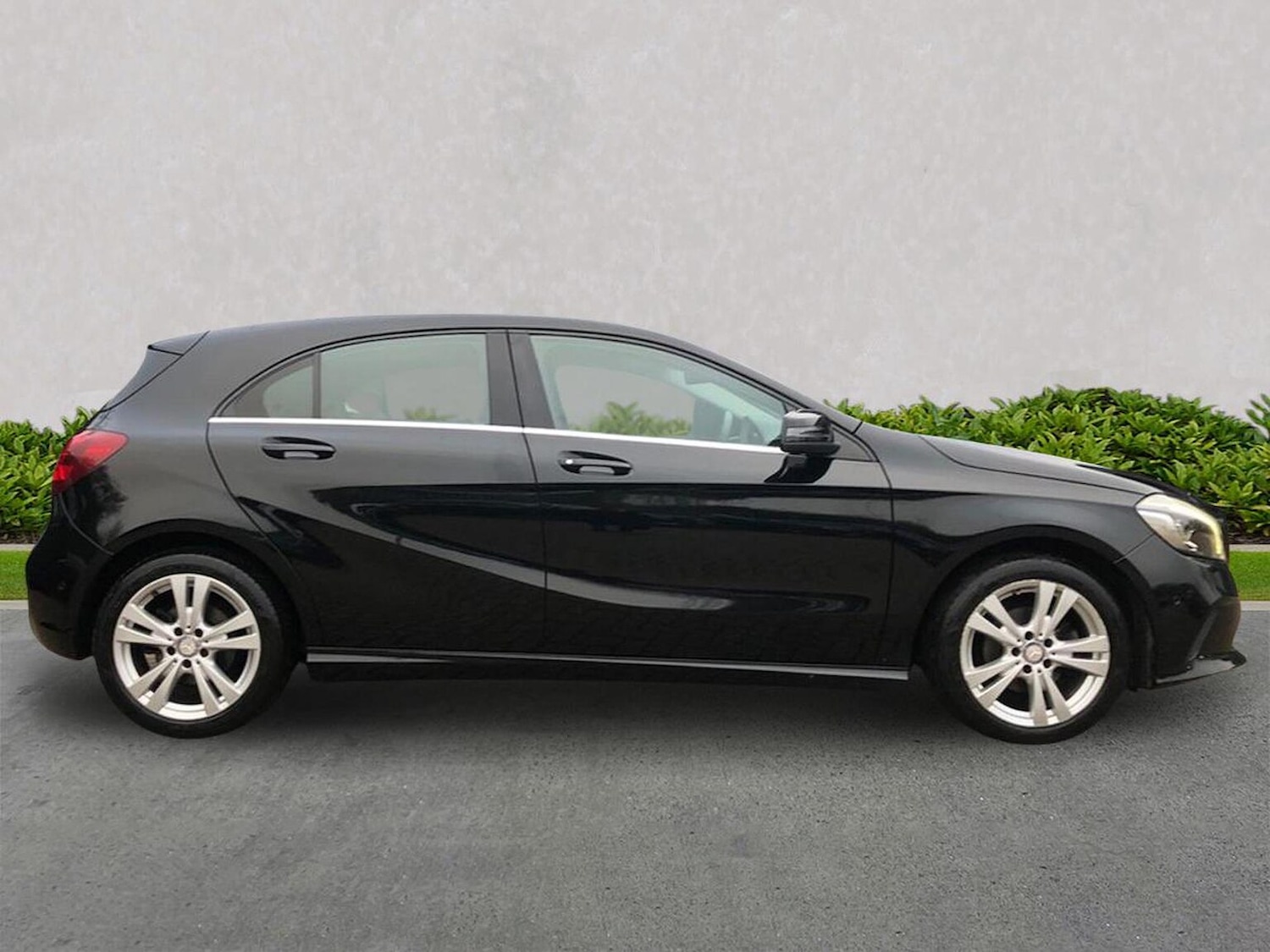 Used Mercedes-Benz A-Class 2017 for sale - 76963551: Photo 3