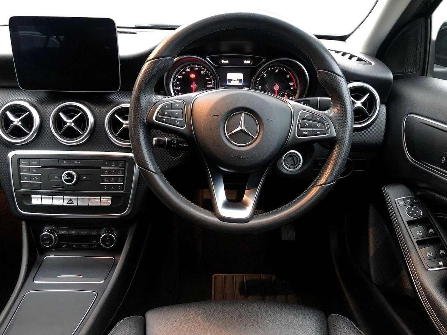 Used Mercedes-Benz A-Class 2017 for sale - 76963551: Photo 9