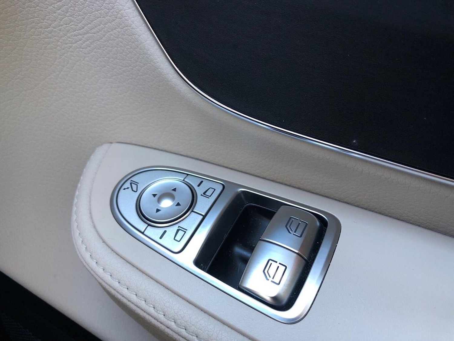 Used Mercedes-Benz V-Class 2024 for sale - 76837184: Photo 21