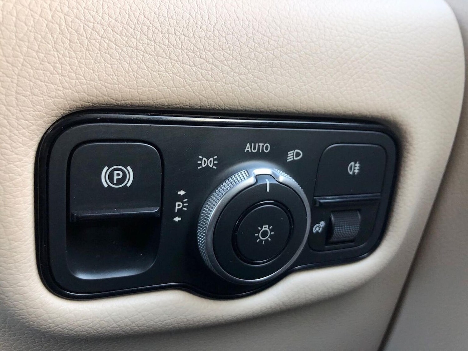 Used Mercedes-Benz V-Class 2024 for sale - 76837184: Photo 22