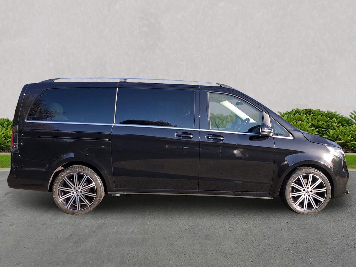 Used Mercedes-Benz V-Class 2024 for sale - 76837184: Photo 3