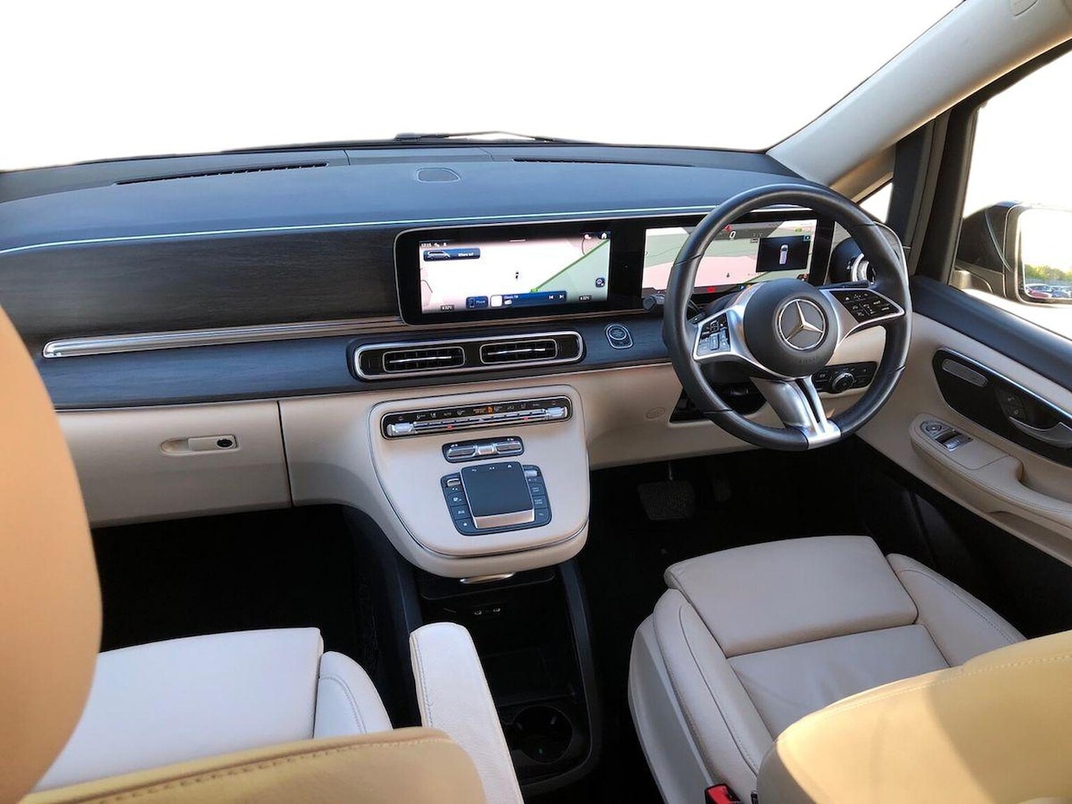 Used Mercedes-Benz V-Class 2024 for sale - 76837184: Photo 8