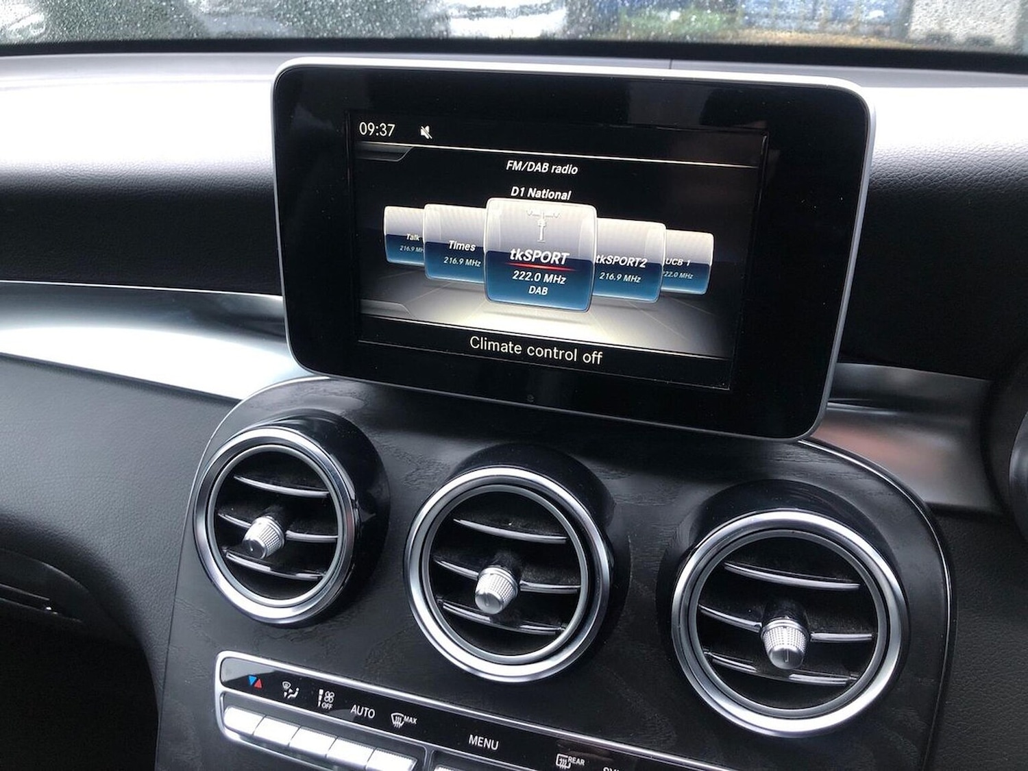 Used Mercedes-Benz GLC 2018 for sale - 76655902: Photo 25