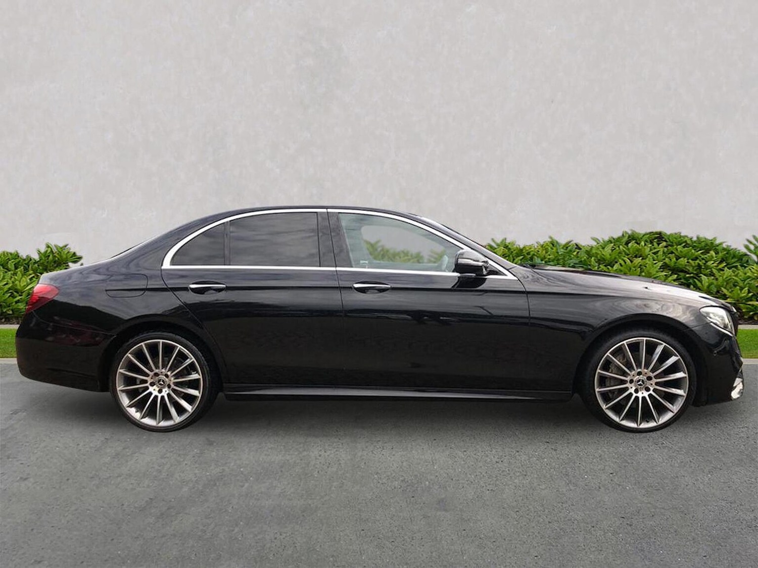 Used Mercedes-Benz E Class 2018 for sale - 76478188: Photo 3