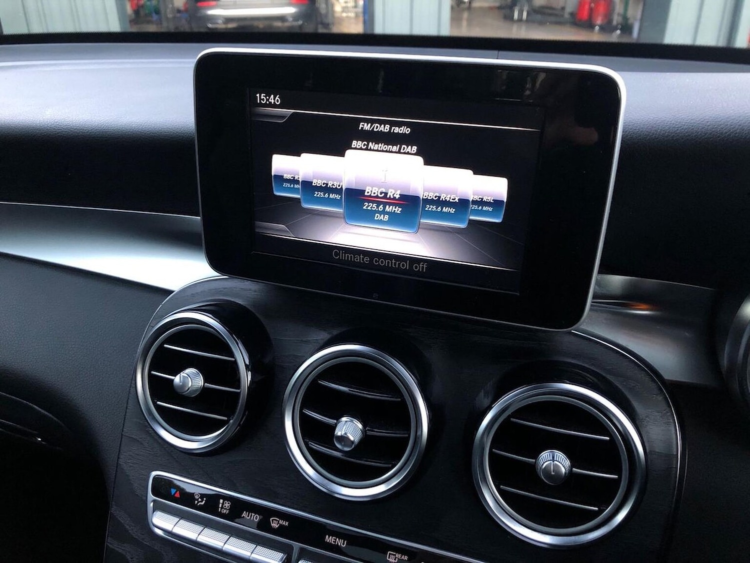 Used Mercedes-Benz GLC 2019 for sale - 76924562: Photo 11