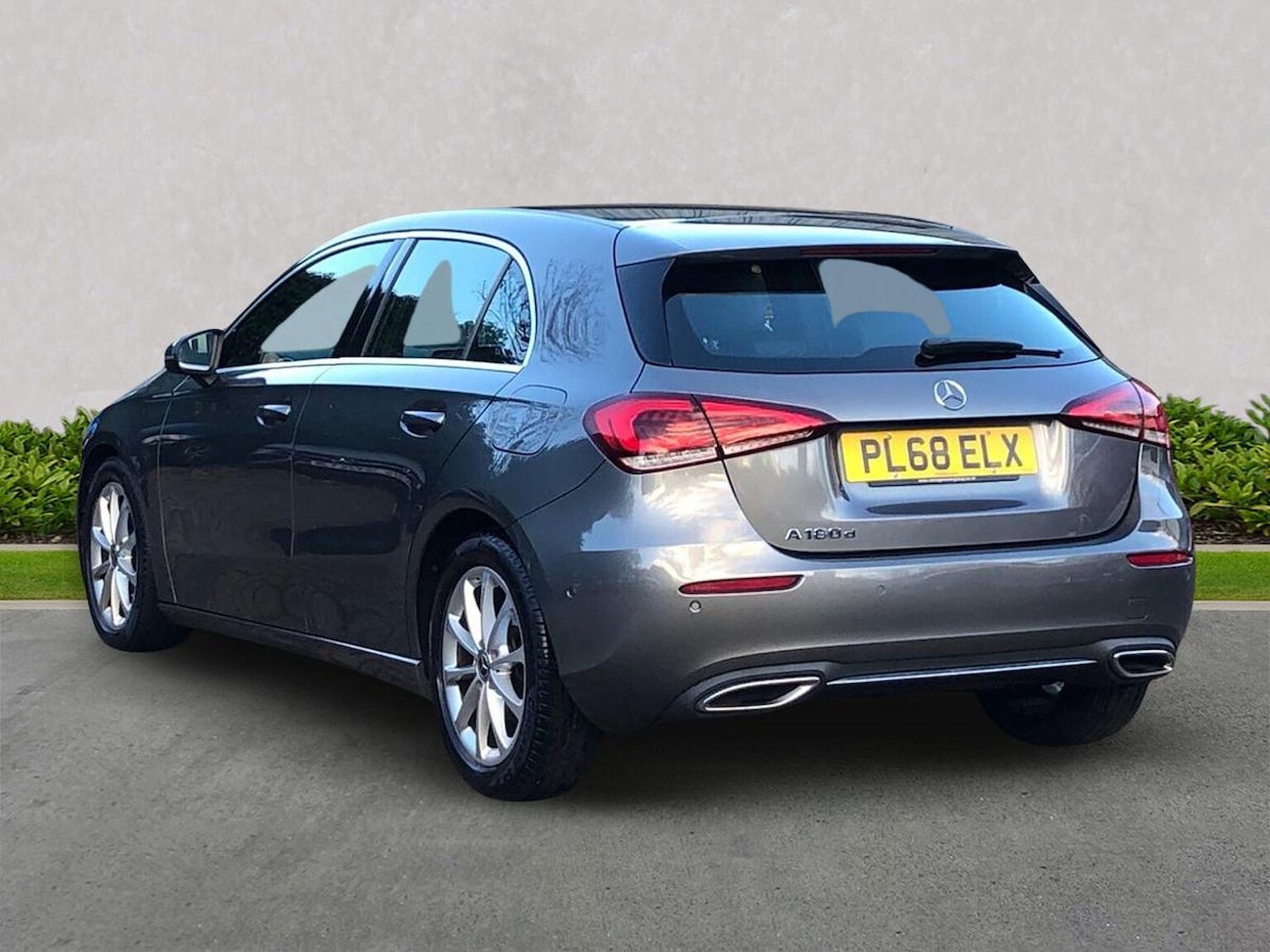 Used Mercedes-Benz A-Class 2019 for sale - 76699428: Photo 2