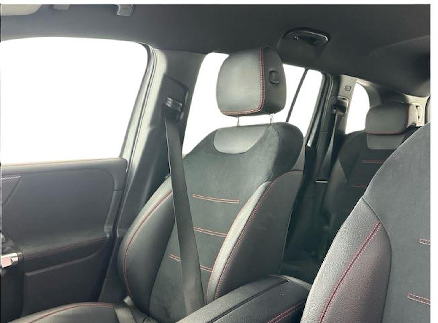 Used Mercedes-Benz GLB 2024 for sale - 76471025: Photo 3