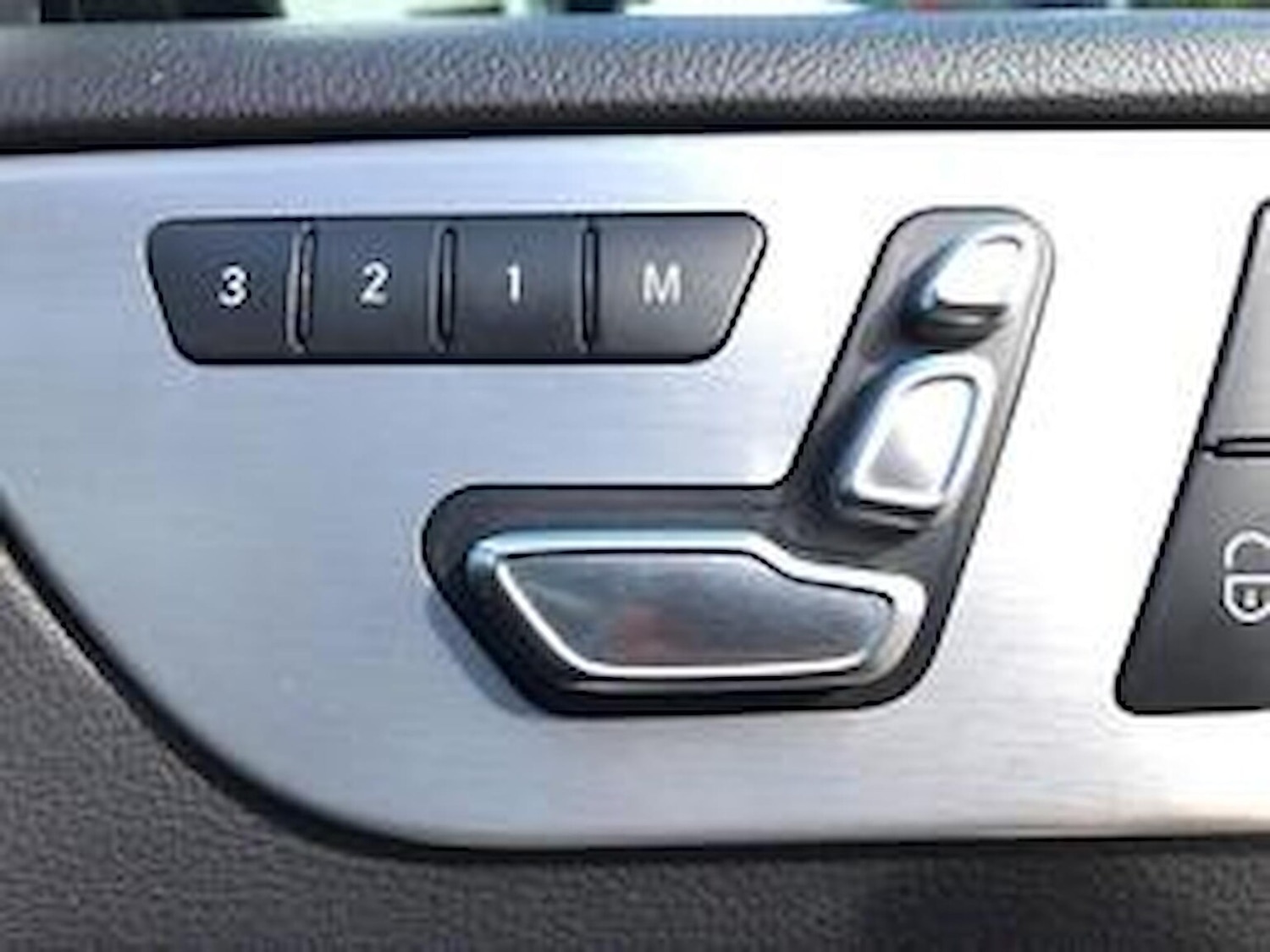 Used Mercedes-Benz GLE 2018 for sale - 76518592: Photo 30