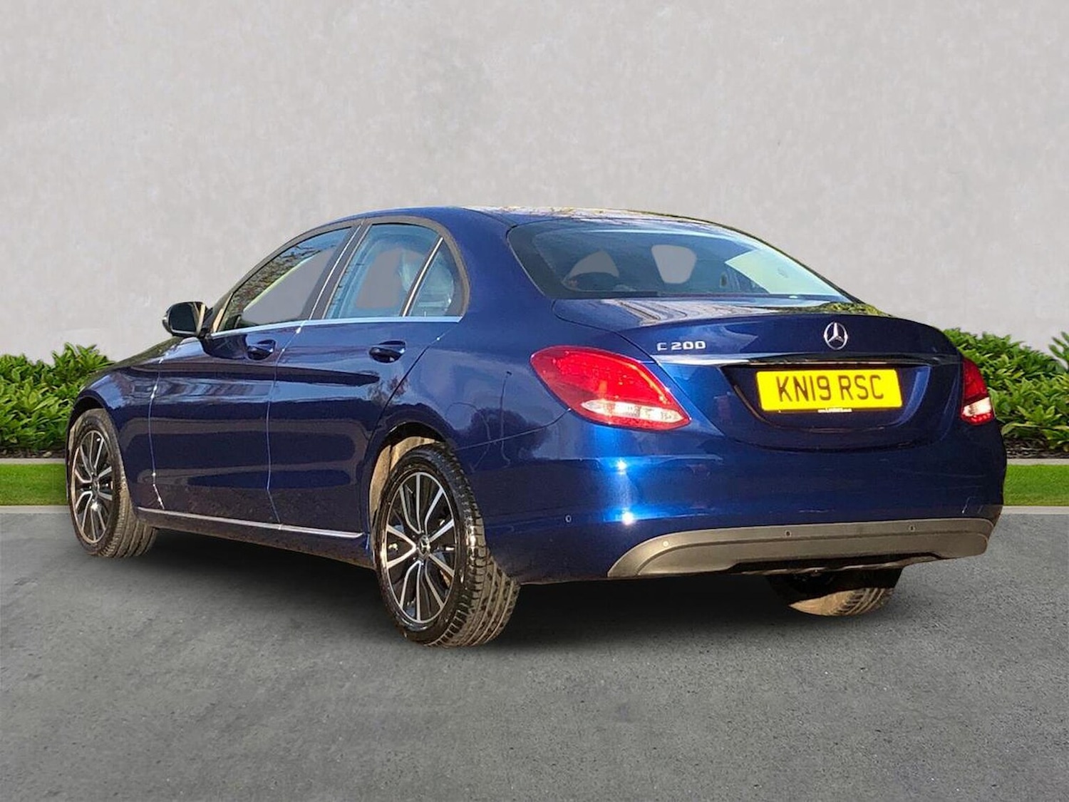 Used Mercedes-Benz C Class 2019 for sale - 76807472: Photo 2