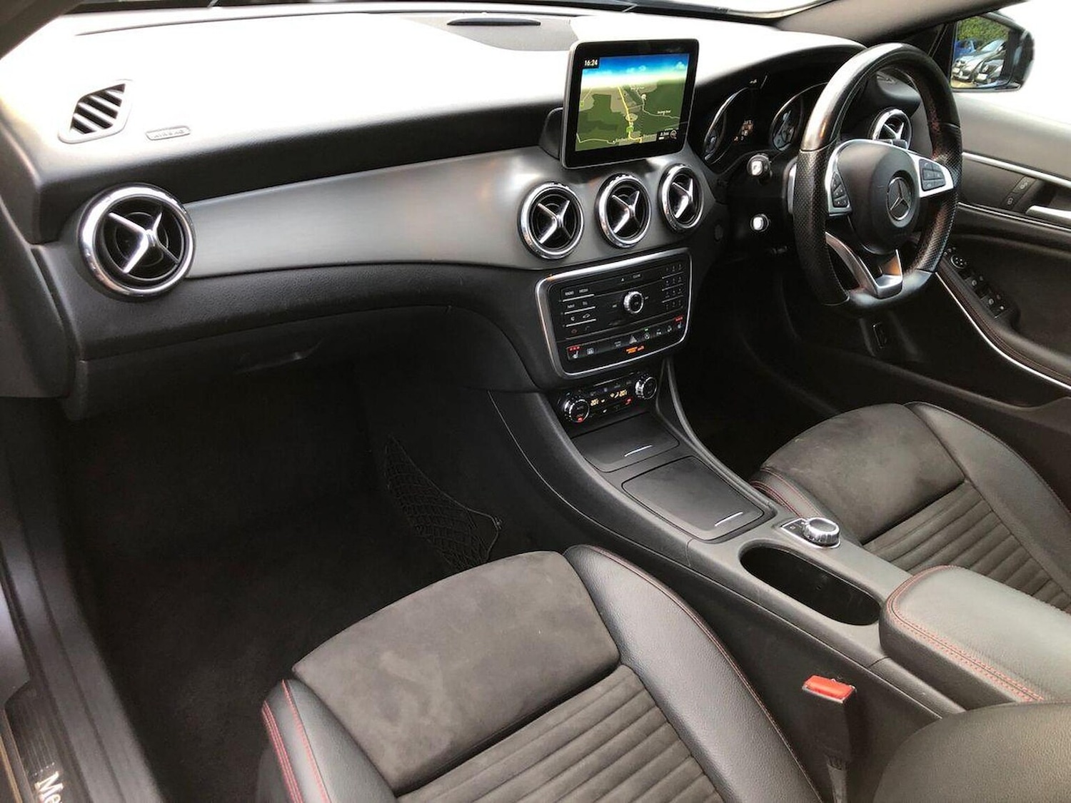 Used Mercedes-Benz GLA 2016 for sale - 76525815: Photo 7