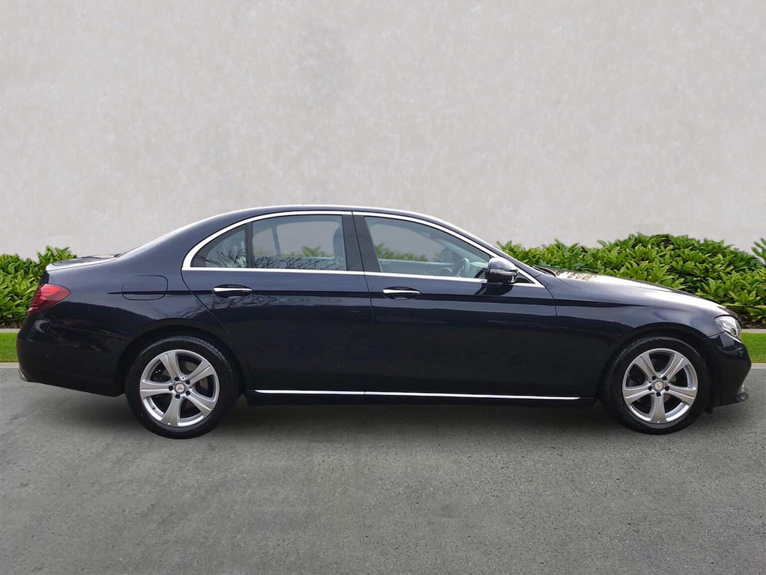 Used Mercedes-Benz E Class 2016 for sale - 76699481: Photo 3