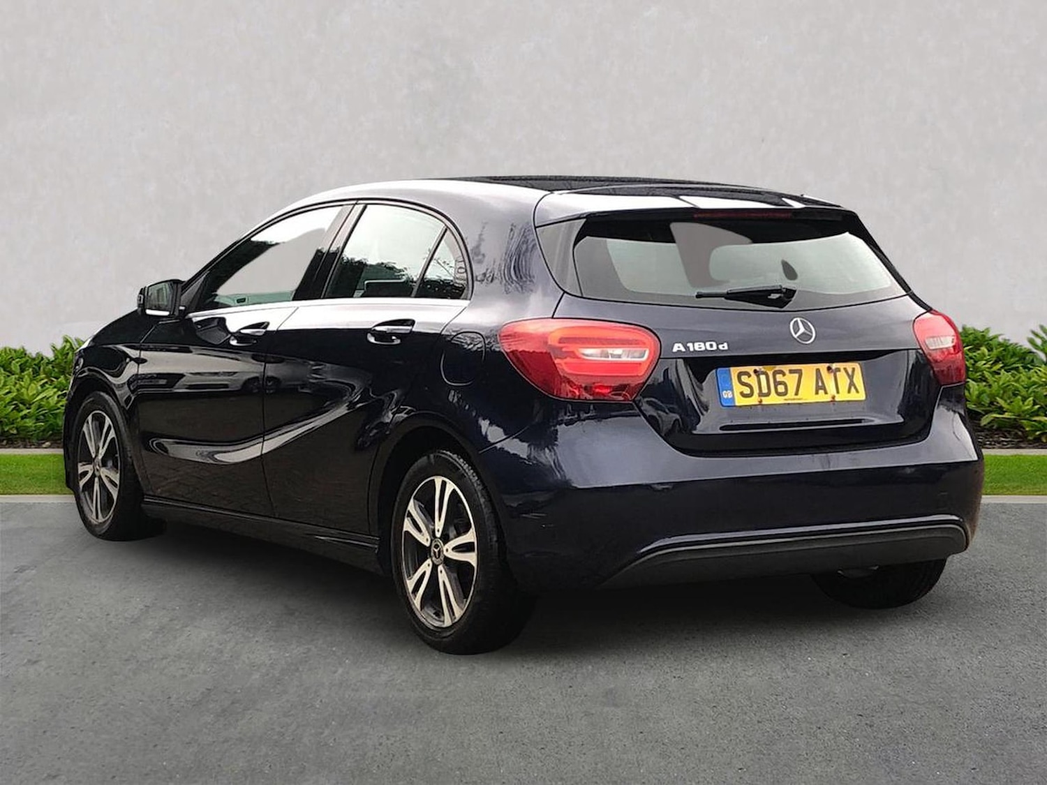 Used Mercedes-Benz A-Class 2017 for sale - 76628095: Photo 2