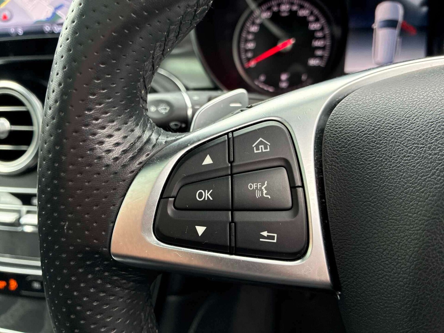 Used Mercedes-Benz GLC 2018 for sale - 78106341: Photo 15