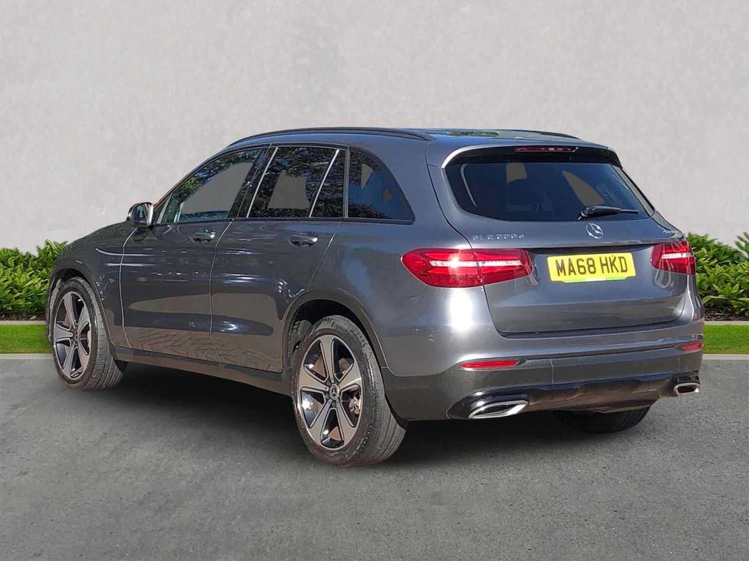 Used Mercedes-Benz GLC 2018 for sale - 76194455: Photo 2