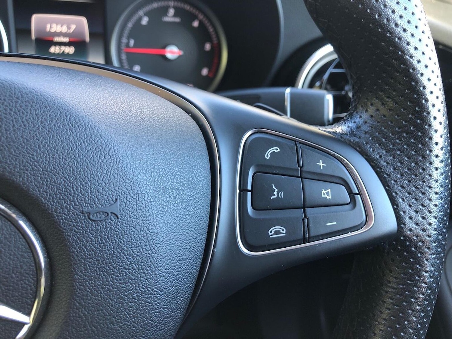 Used Mercedes-Benz GLC 2018 for sale - 76194455: Photo 27