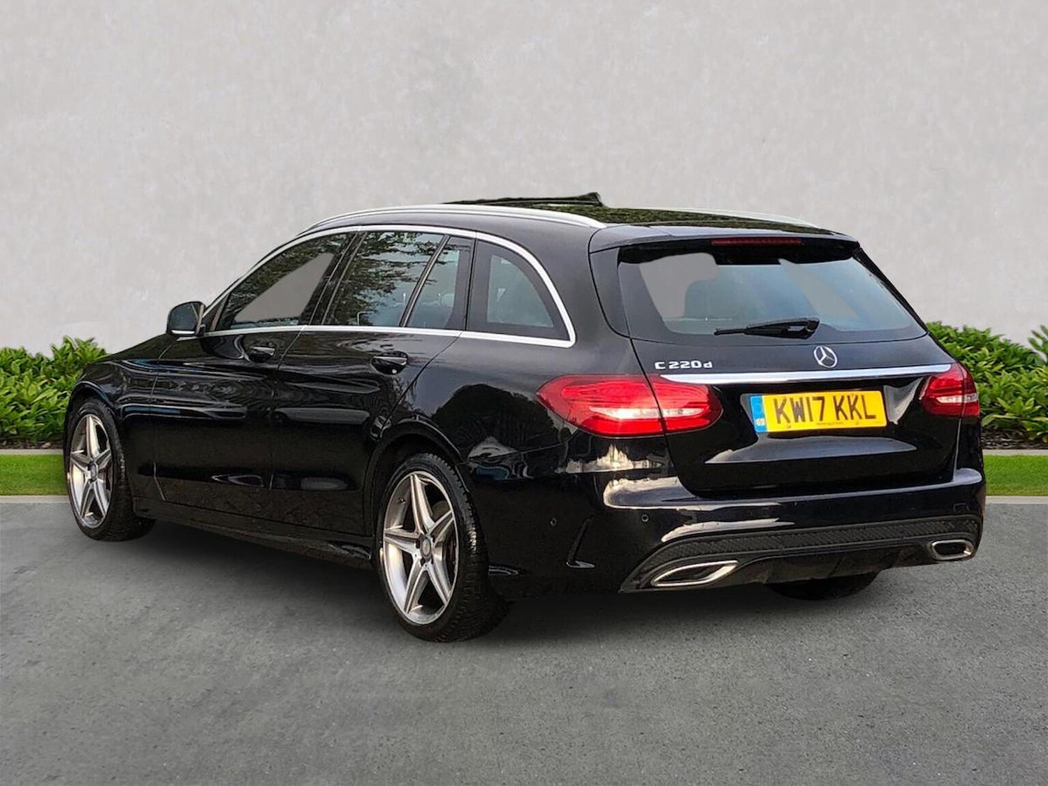 Used Mercedes-Benz C Class 2017 for sale - 76699430: Photo 2