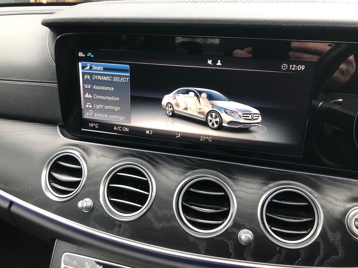 Used Mercedes-Benz E Class 2019 for sale - 76655905: Photo 11