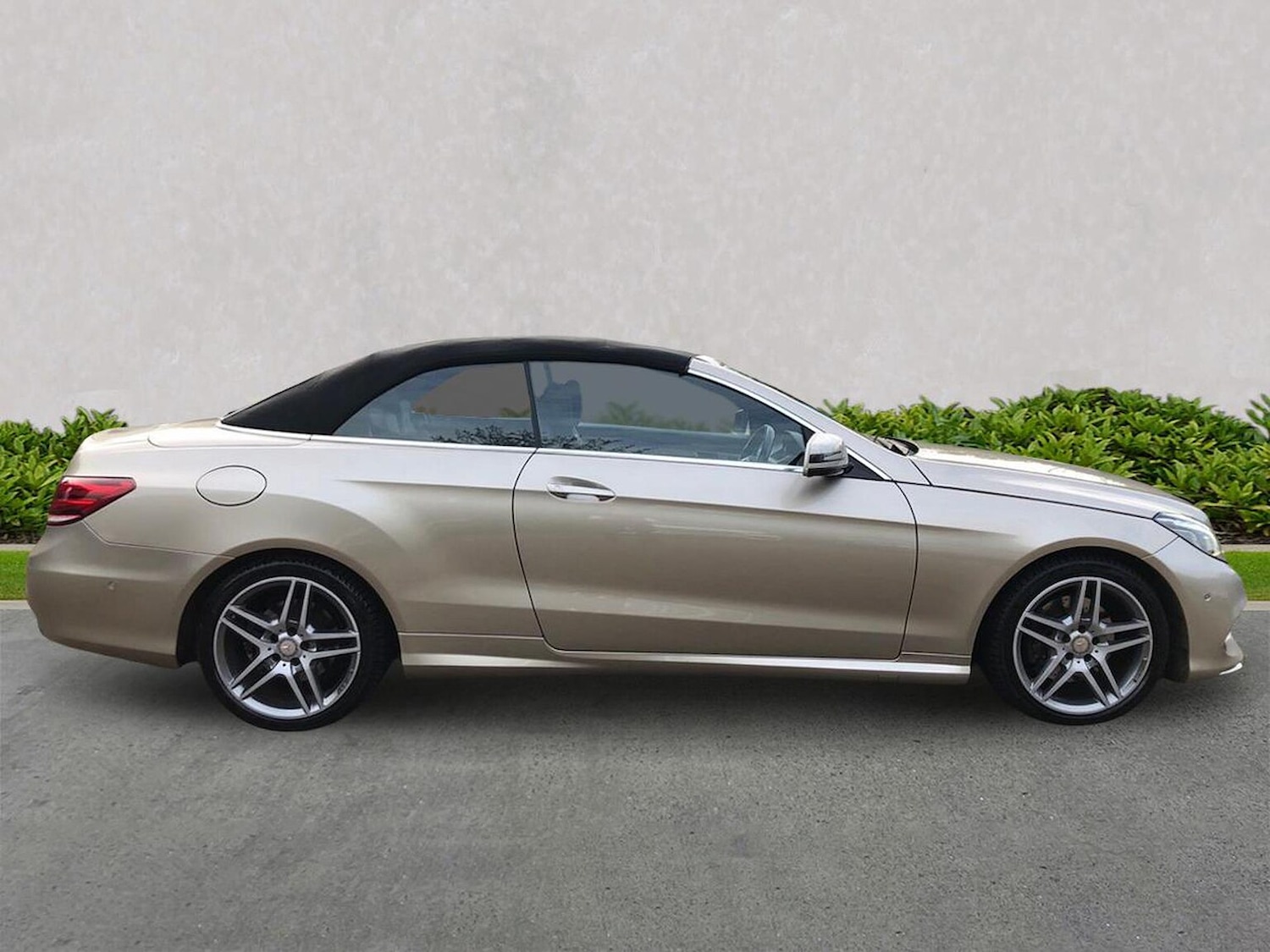 Used Mercedes-Benz E Class 2016 for sale - 76369172: Photo 3