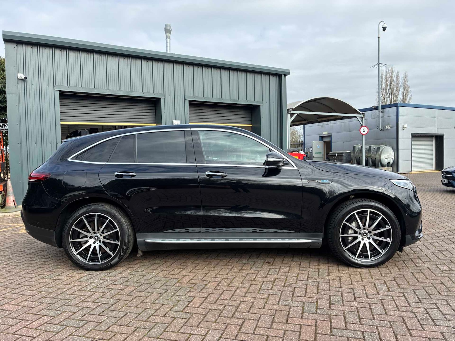 Used Mercedes-Benz EQC 2023 for sale - 78192131: Photo 3